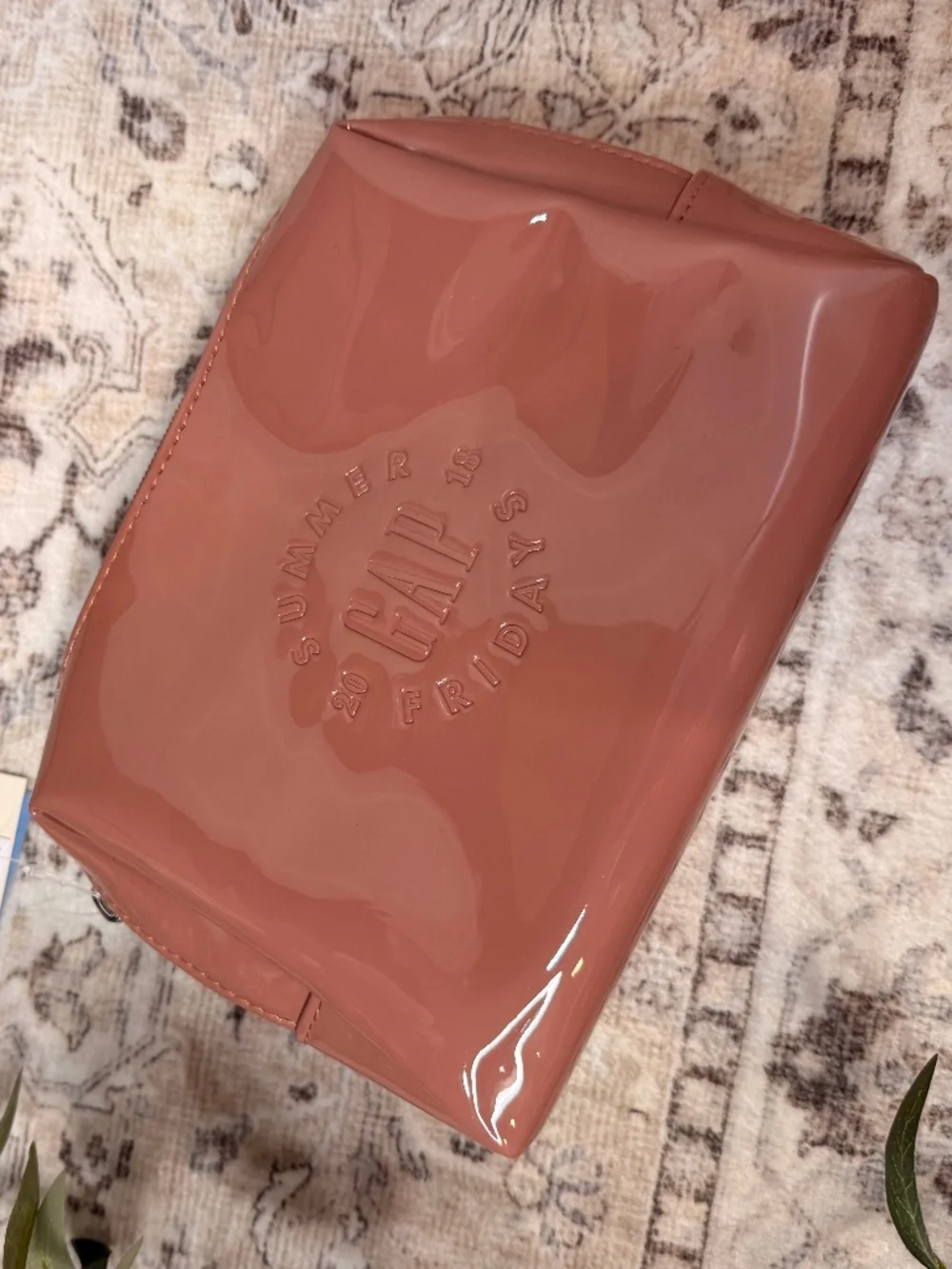 Gap x Summer Fridays LIMITED EDITION  Glossy Tan Makeup Toiletry Bag NWT